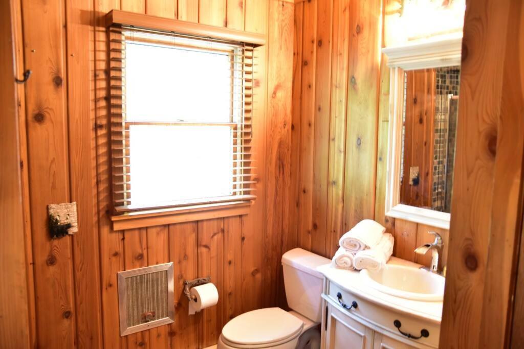 Quiet And Comfy 3Bed/2Bath - Chalet With Hot Tub. Cedar Ngoại thất bức ảnh