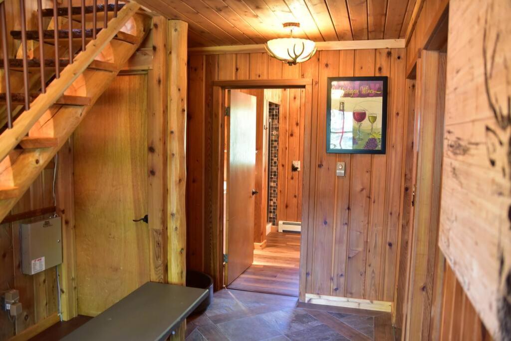 Quiet And Comfy 3Bed/2Bath - Chalet With Hot Tub. Cedar Ngoại thất bức ảnh