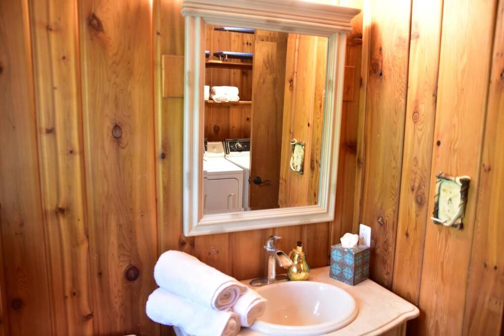 Quiet And Comfy 3Bed/2Bath - Chalet With Hot Tub. Cedar Ngoại thất bức ảnh