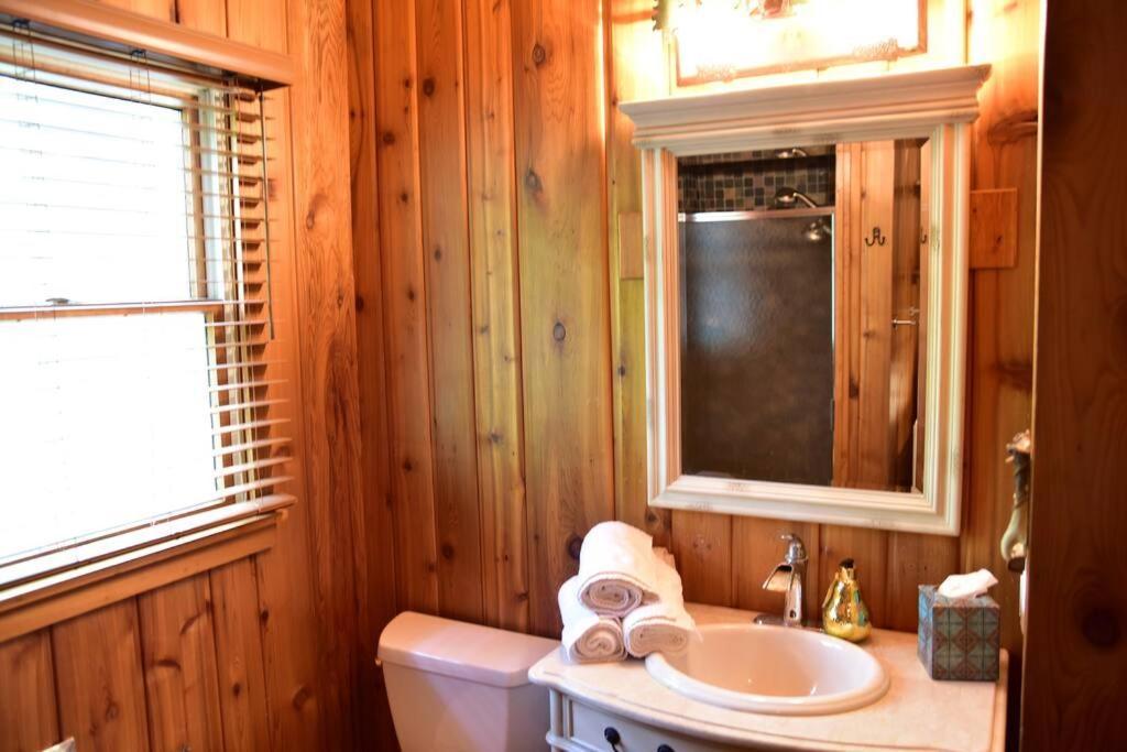 Quiet And Comfy 3Bed/2Bath - Chalet With Hot Tub. Cedar Ngoại thất bức ảnh