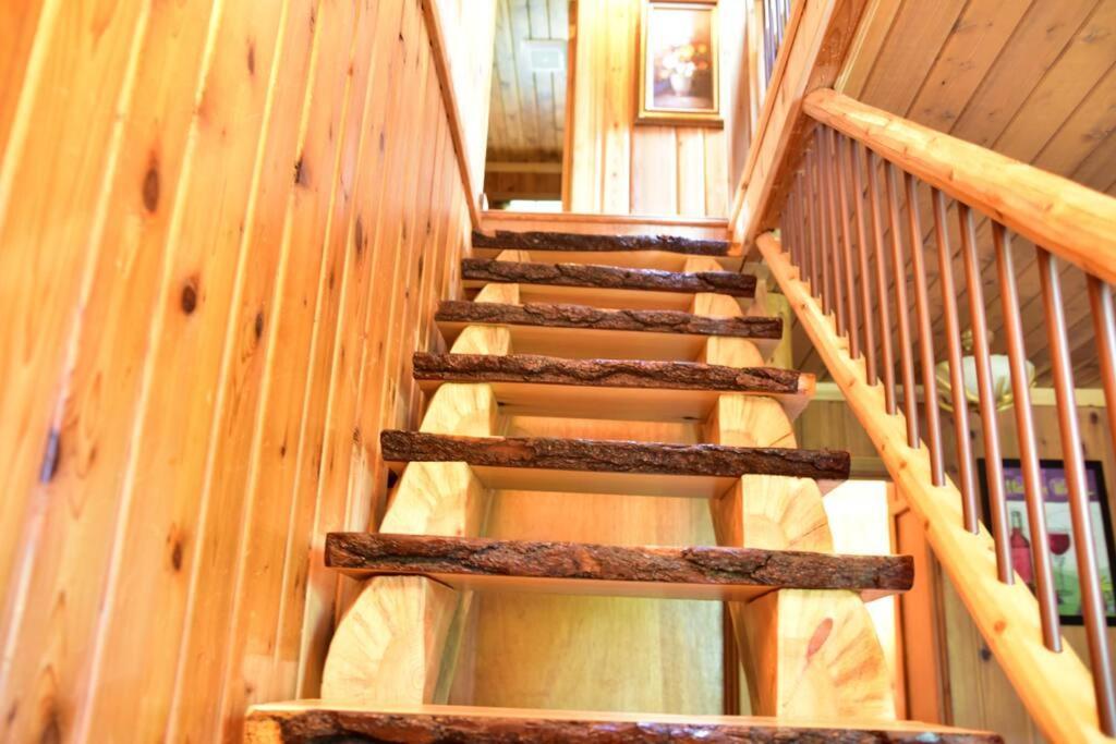Quiet And Comfy 3Bed/2Bath - Chalet With Hot Tub. Cedar Ngoại thất bức ảnh