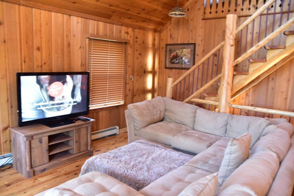 Quiet And Comfy 3Bed/2Bath - Chalet With Hot Tub. Cedar Ngoại thất bức ảnh