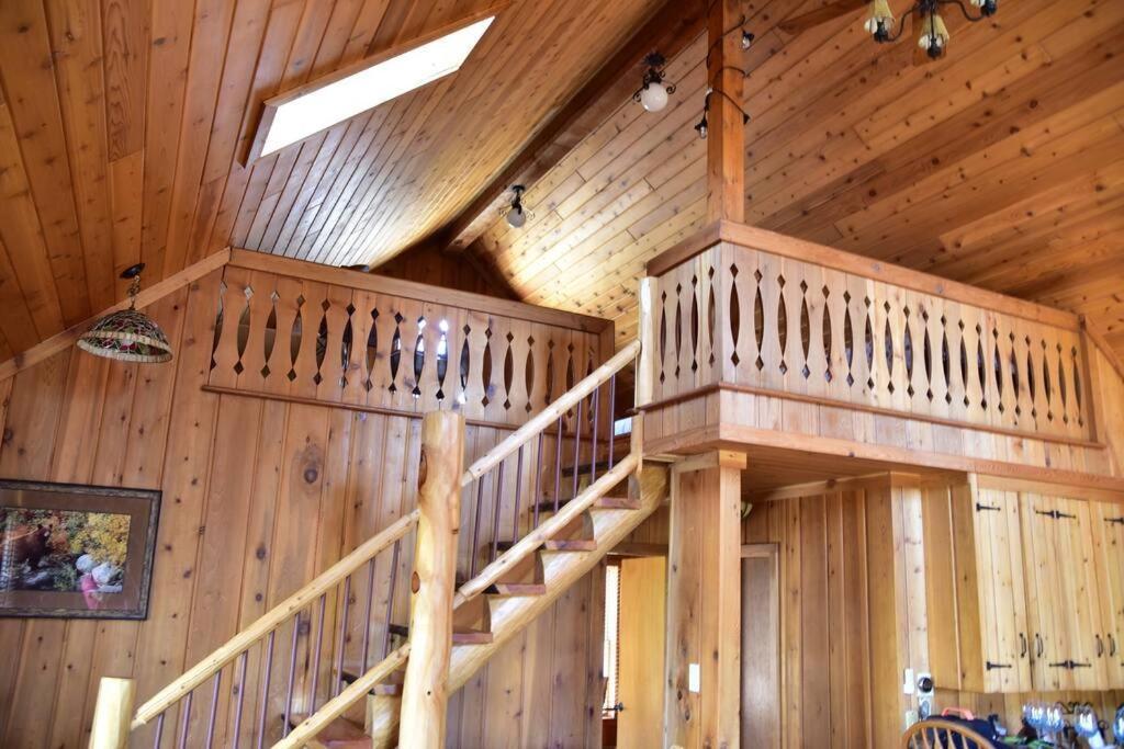 Quiet And Comfy 3Bed/2Bath - Chalet With Hot Tub. Cedar Ngoại thất bức ảnh