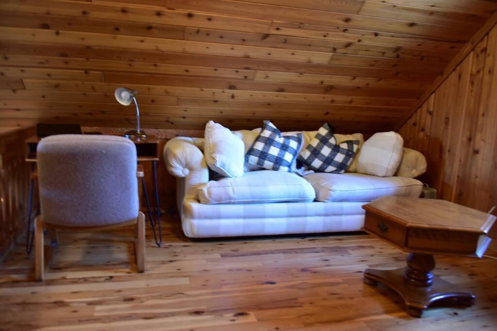 Quiet And Comfy 3Bed/2Bath - Chalet With Hot Tub. Cedar Ngoại thất bức ảnh